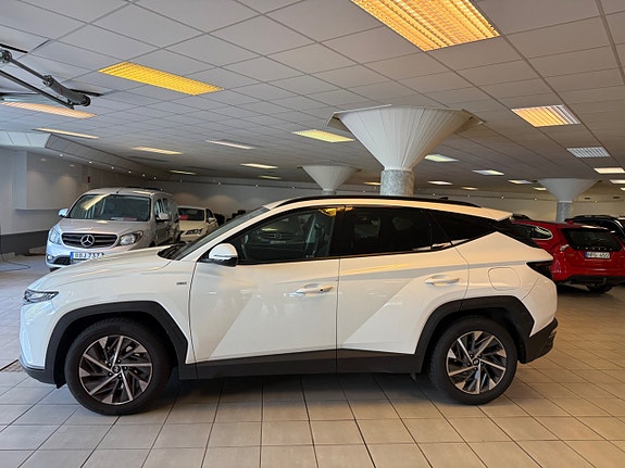 Hyundai Tucson 2 of 8