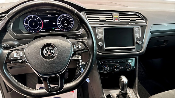 Volkswagen Tiguan 10 of 12