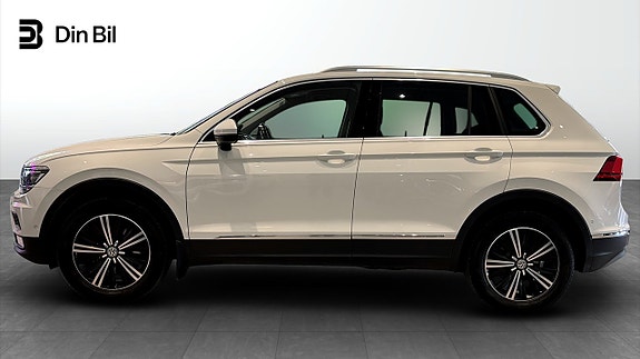 Volkswagen Tiguan 2 of 12