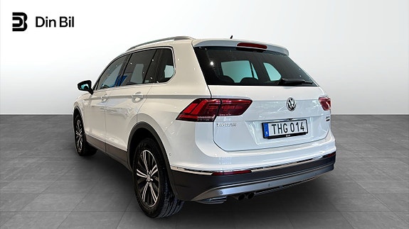 Volkswagen Tiguan 3 of 12