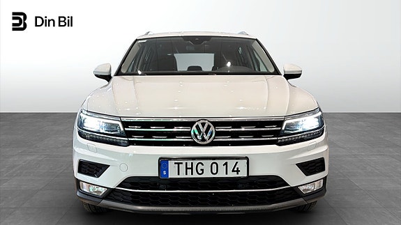 Volkswagen Tiguan 4 of 12