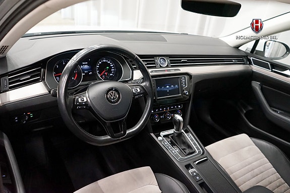 Volkswagen Passat 7 of 20