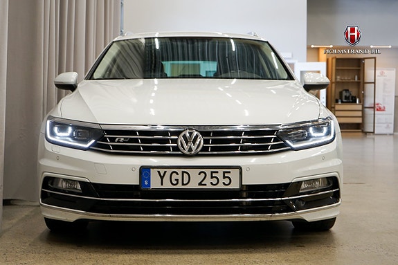 Volkswagen Passat 3 of 20