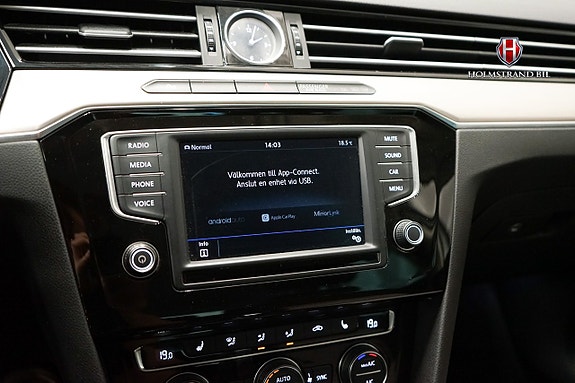 Volkswagen Passat 15 of 20