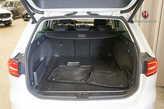 Volkswagen Passat 18 of 20