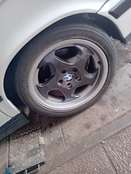 BMW M5 3 of 4