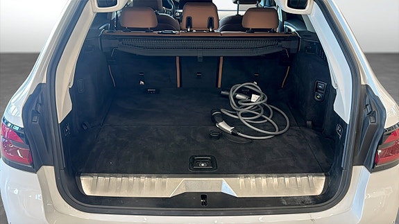 BMW 530e 11 of 19