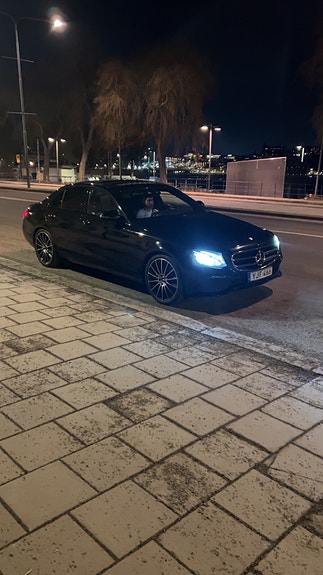 Mercedes-Benz E350 d 3 of 13