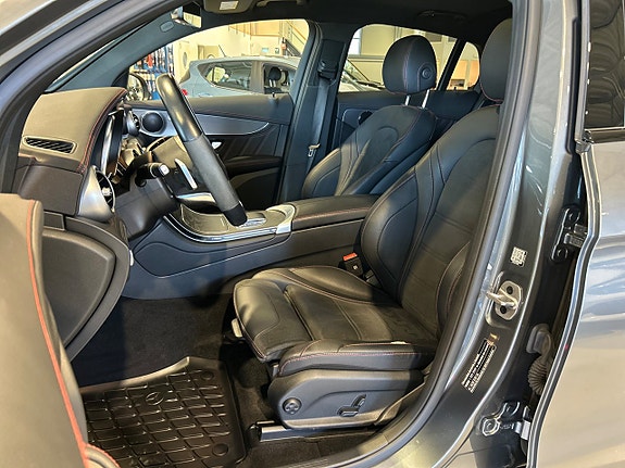 Mercedes-Benz GLC300 de 8 of 19