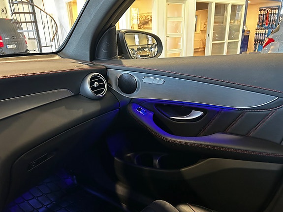 Mercedes-Benz GLC300 de 15 of 19