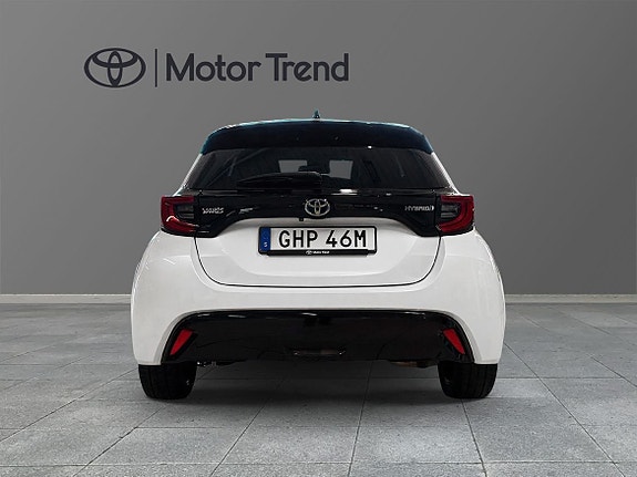 Toyota Yaris 4 of 11