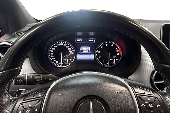 Mercedes-Benz B180 7 of 12