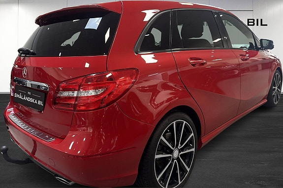 Mercedes-Benz B180 4 of 12