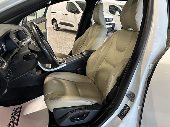 Volvo V60 14 of 25