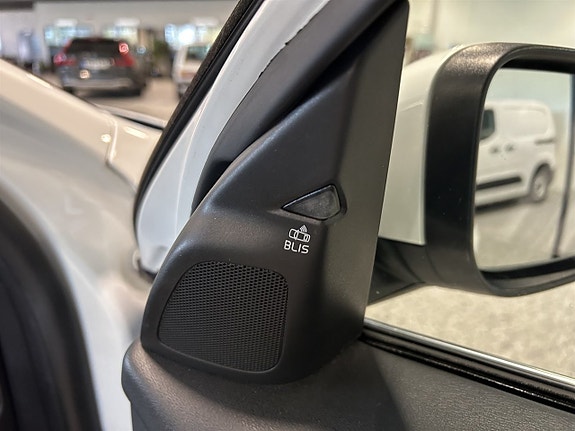 Volvo V60 20 of 25