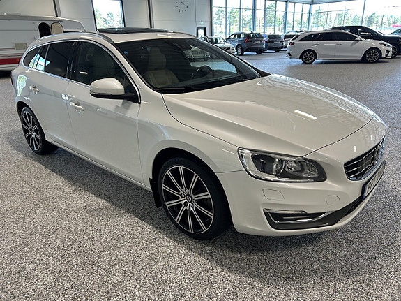 Volvo V60 5 of 25