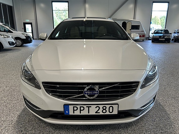 Volvo V60 10 of 25