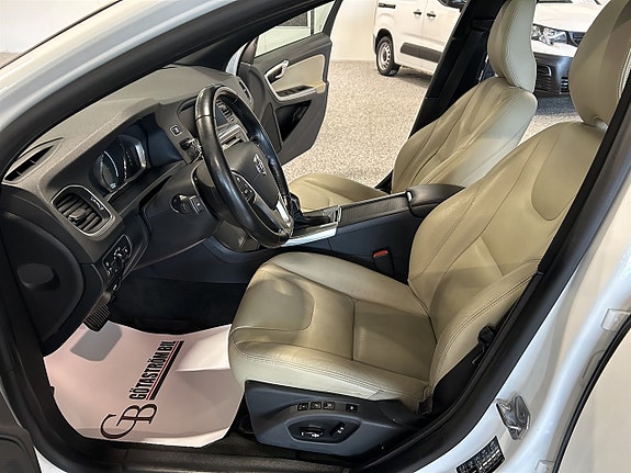 Volvo V60 12 of 25