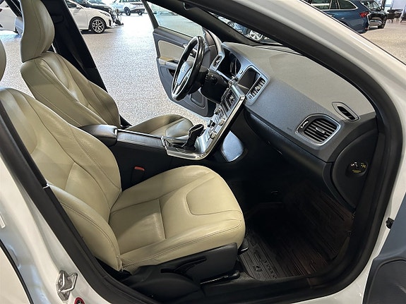 Volvo V60 18 of 25