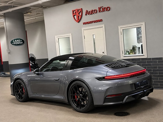 Porsche 911 8 of 20