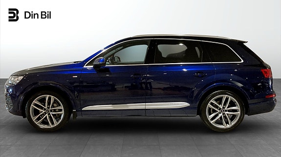 Audi Q7 2 of 12