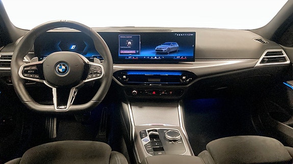 BMW 330e 4 of 9