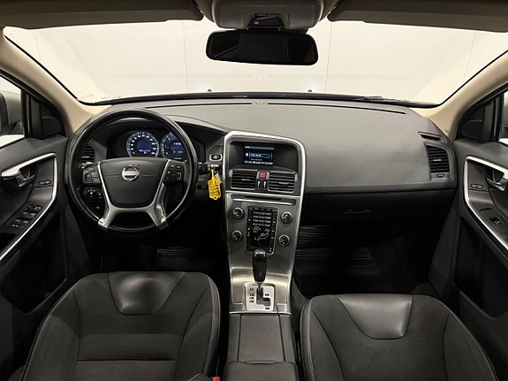 Volvo XC60 10 of 19
