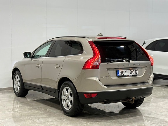 Volvo XC60 3 of 19