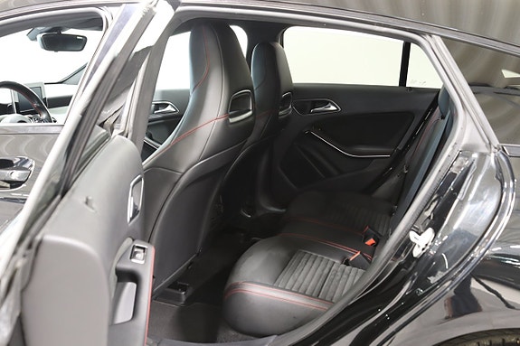 Mercedes-Benz CLA200 10 of 23