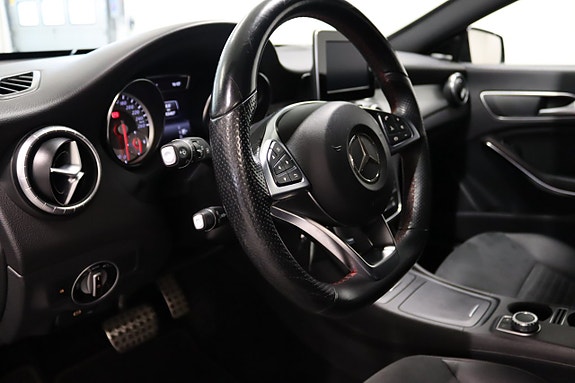 Mercedes-Benz CLA200 20 of 23