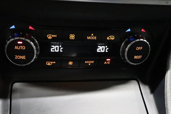 Mercedes-Benz CLA200 17 of 23