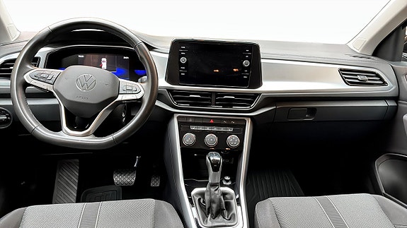 Volkswagen T-Roc 10 of 12