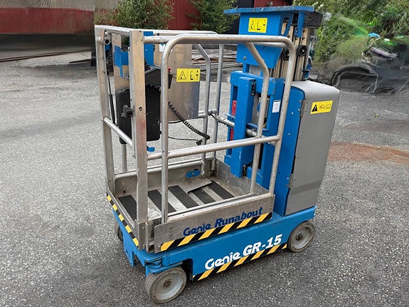 Pelarlift - GENIE - GR-15 - 2014 - 366 timmar 3 of 6