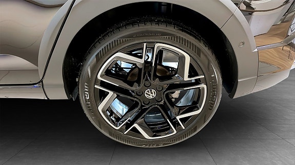 Volkswagen Taigo 6 of 12