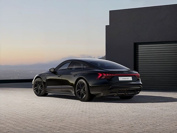 Audi e-tron GT 7 of 10
