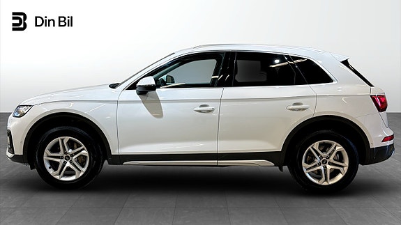 Audi Q5 2 of 19