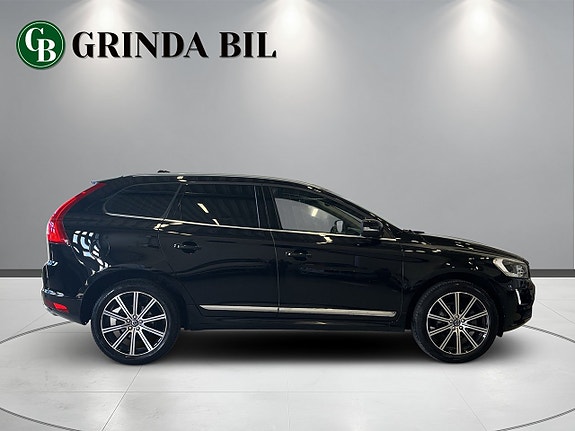 Volvo XC60 4 of 25