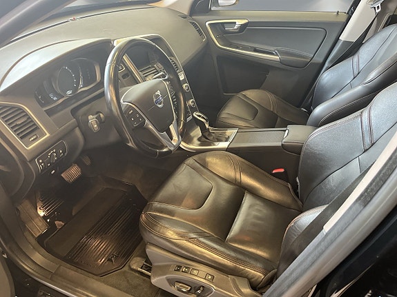 Volvo XC60 8 of 25