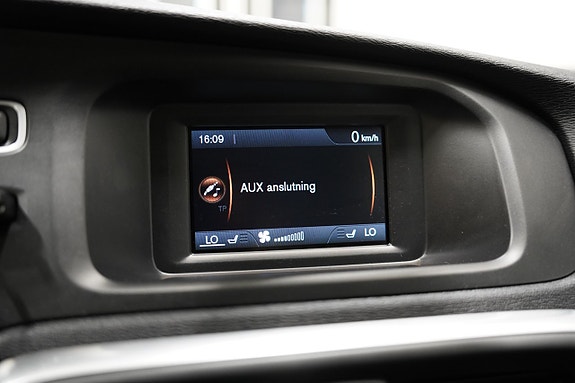 Volvo V40 15 of 18