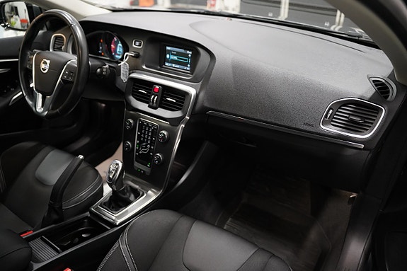 Volvo V40 7 of 18