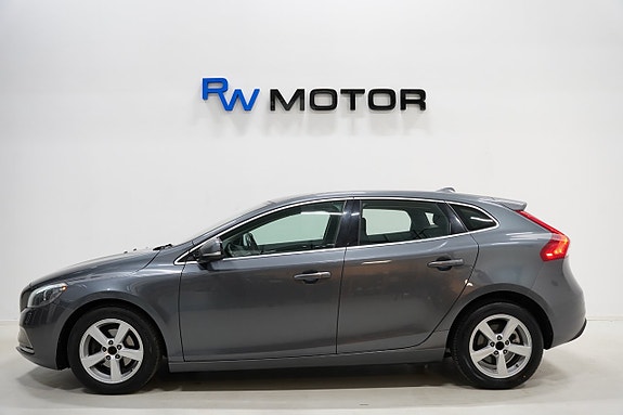 Volvo V40 3 of 18