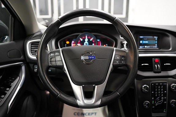 Volvo V40 9 of 18