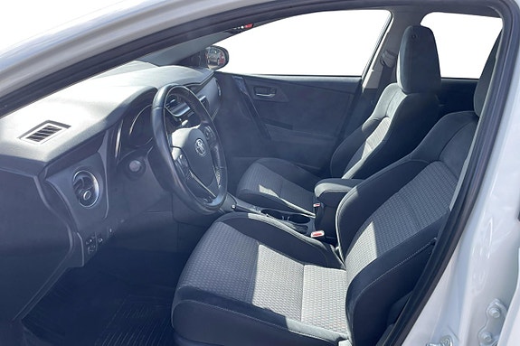 Toyota Auris 13 of 20