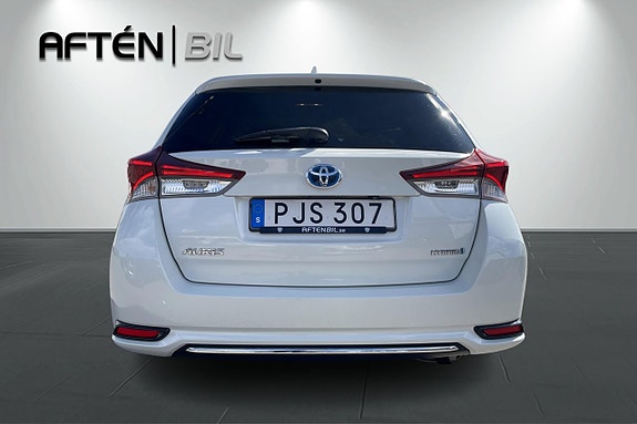 Toyota Auris 9 of 20