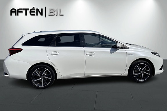 Toyota Auris 7 of 20