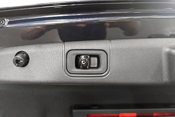 Mercedes-Benz 300 E 22 of 24
