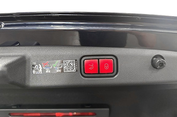 Mercedes-Benz 300 E 21 of 24