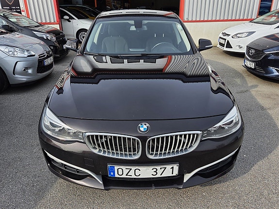 BMW 320 3 of 13