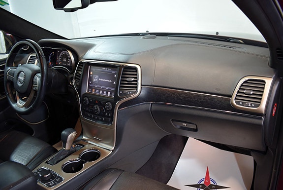 Jeep Grand Cherokee 21 of 30