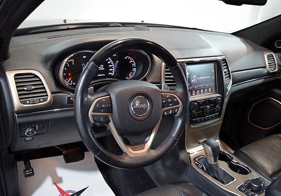 Jeep Grand Cherokee 9 of 30